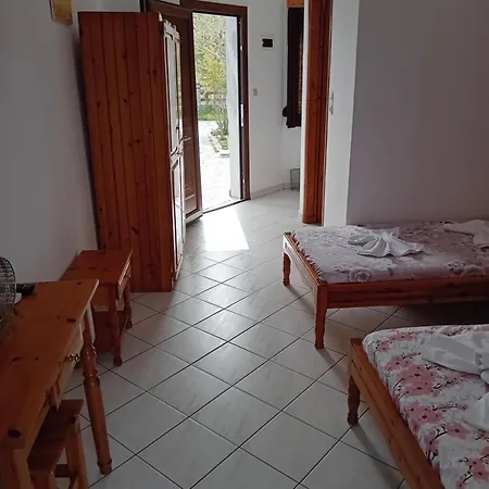 Giola Aparments And Studios 2 Astris Room photo