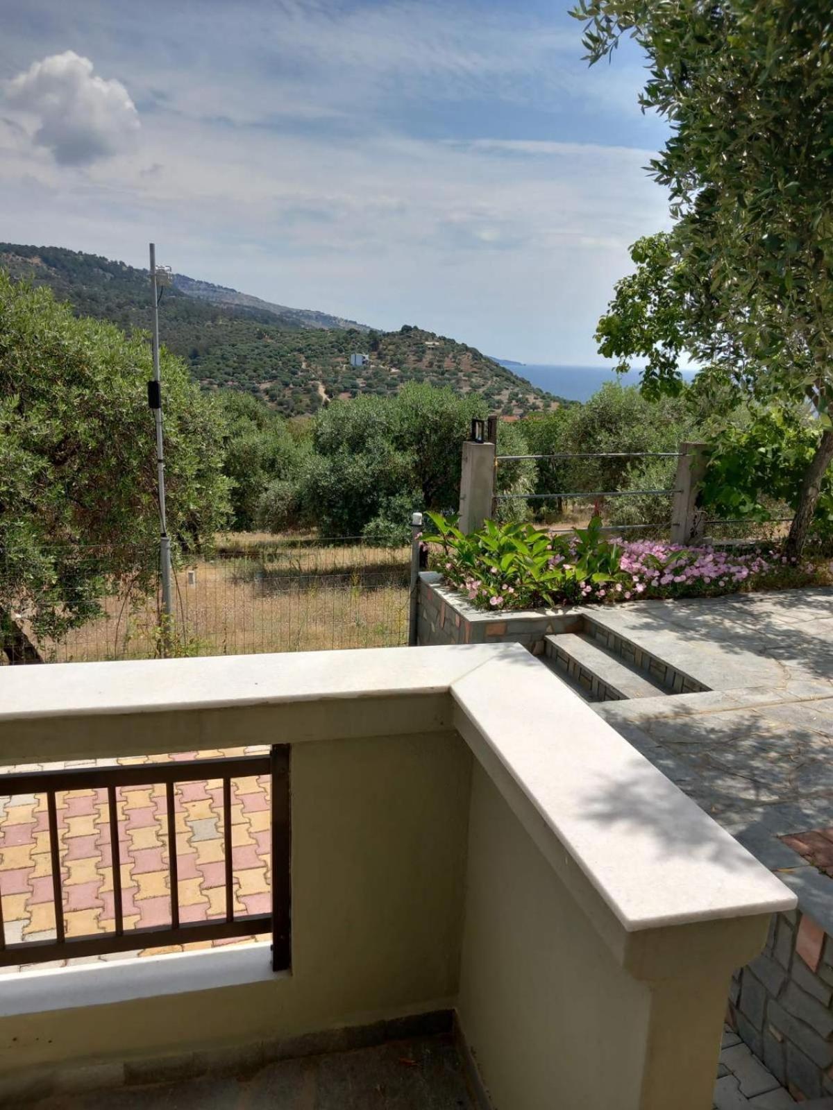 Giola Aparments And 2 *
