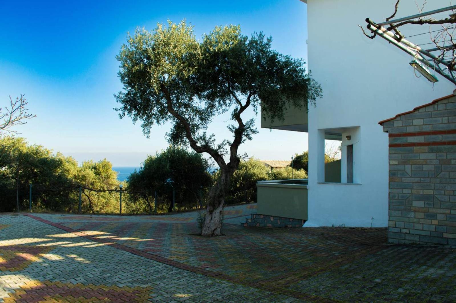 Appartement Giola Aparments And 2 Astris